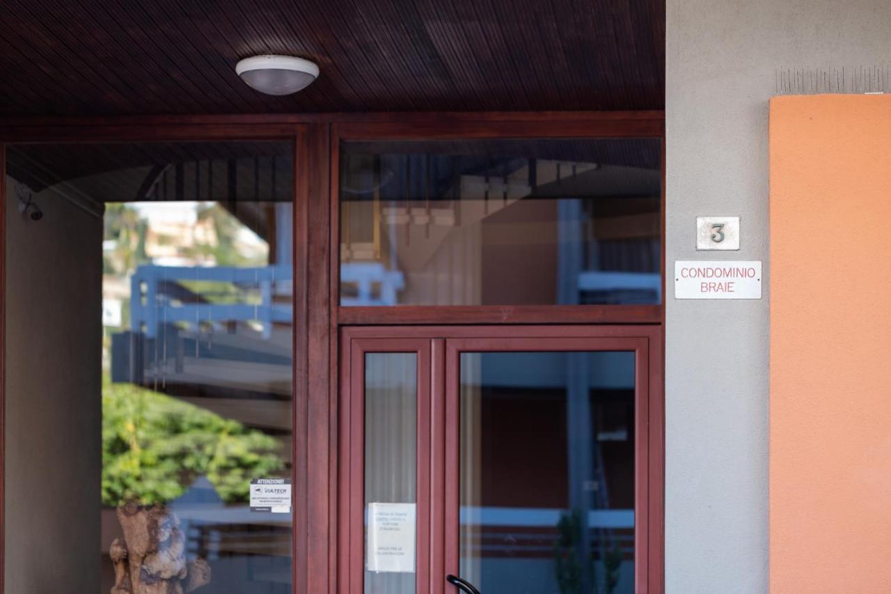 110 - Casa Sole Vista Mare, In Centro 100 Metri Spiaggia Apartman Bordighera Kültér fotó